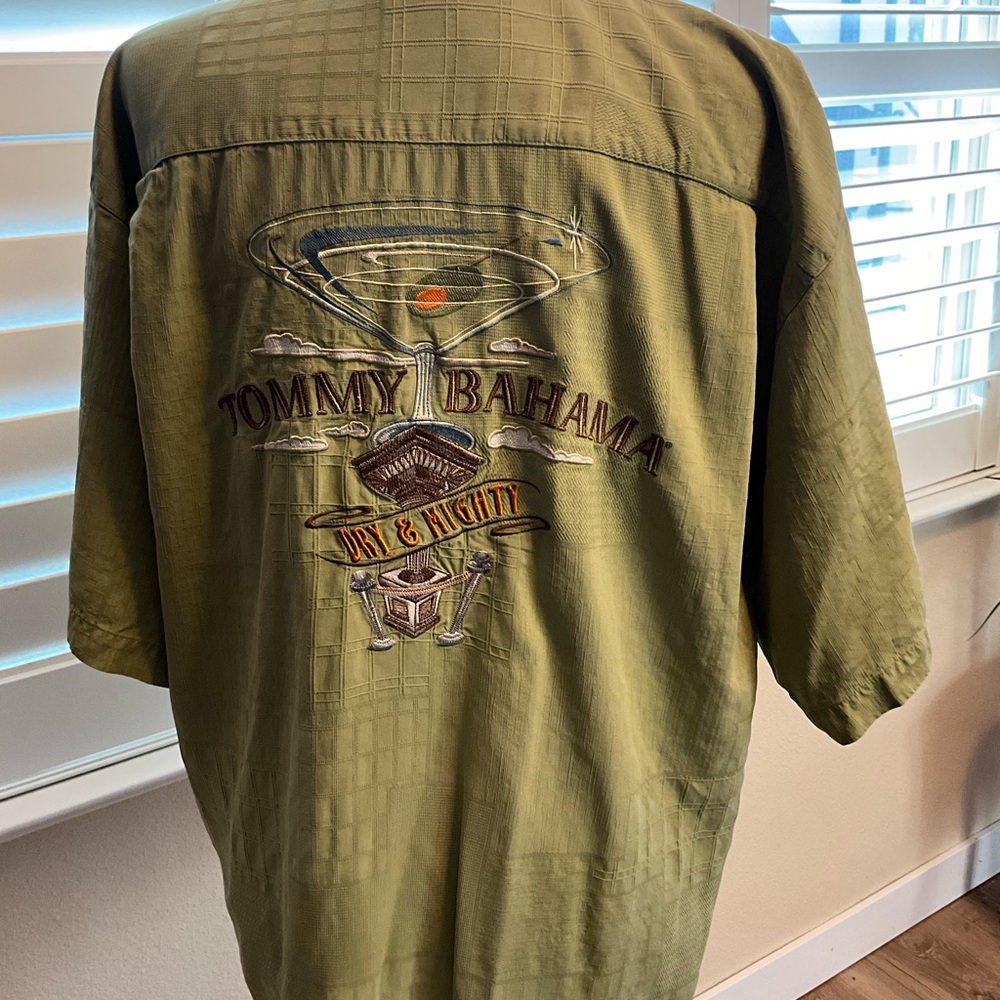 Tommy Bahama Silk Shirt with Tropical Graphic - Picture 3 of 10